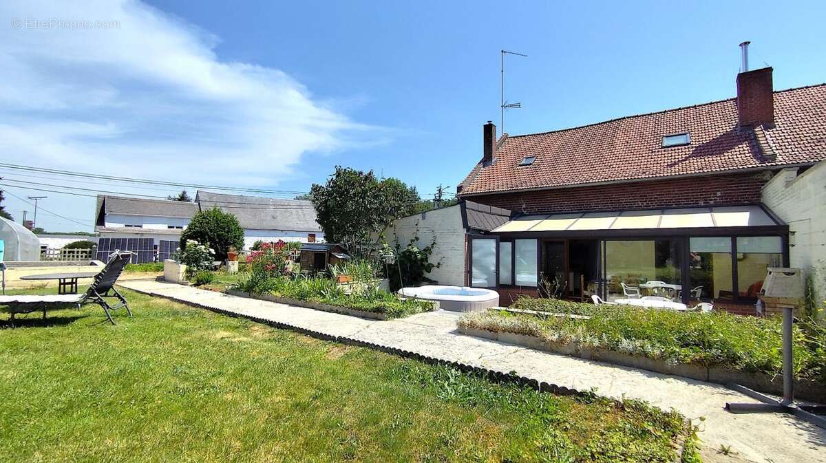 Maison semi-individuelle  de 159 m² à ETROEUNGT (59) - photo 8
