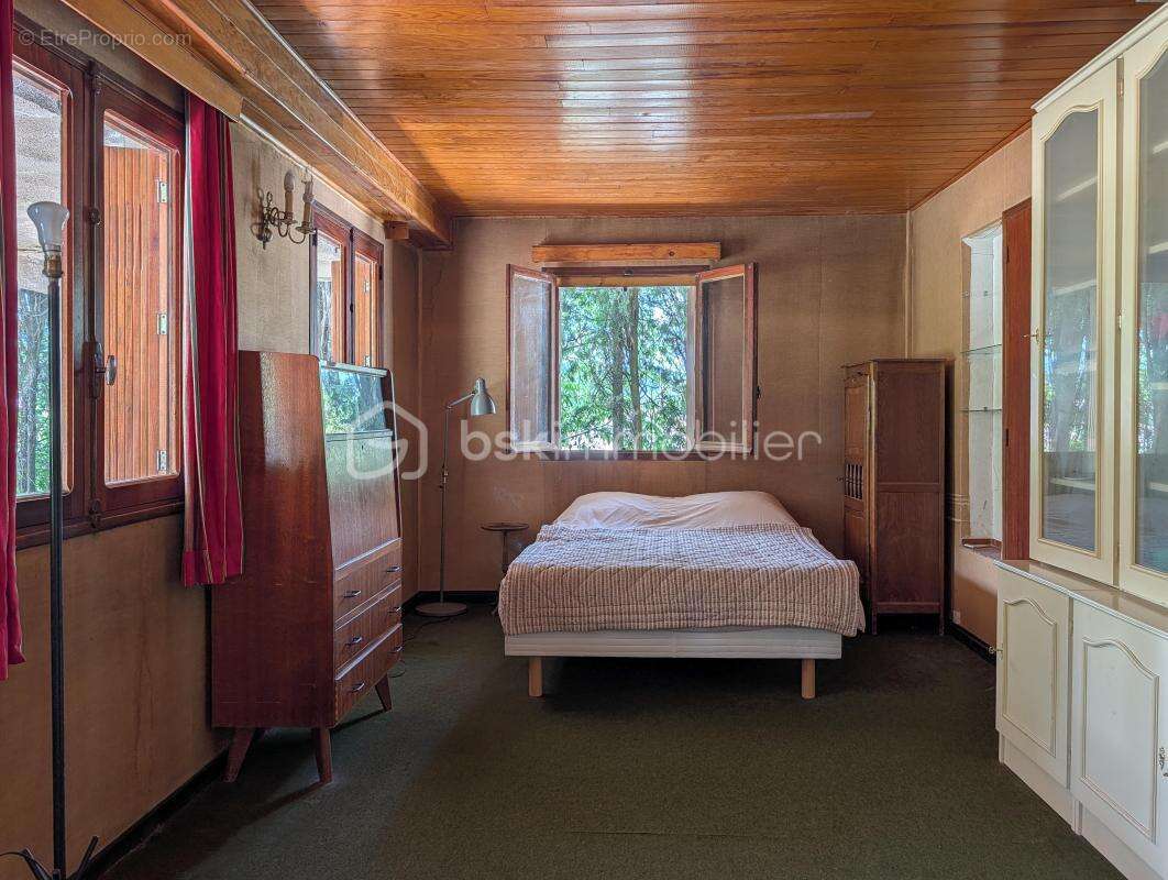 Villa à Prades-le-Lèz - Terrain de 1805 m² - photo 8