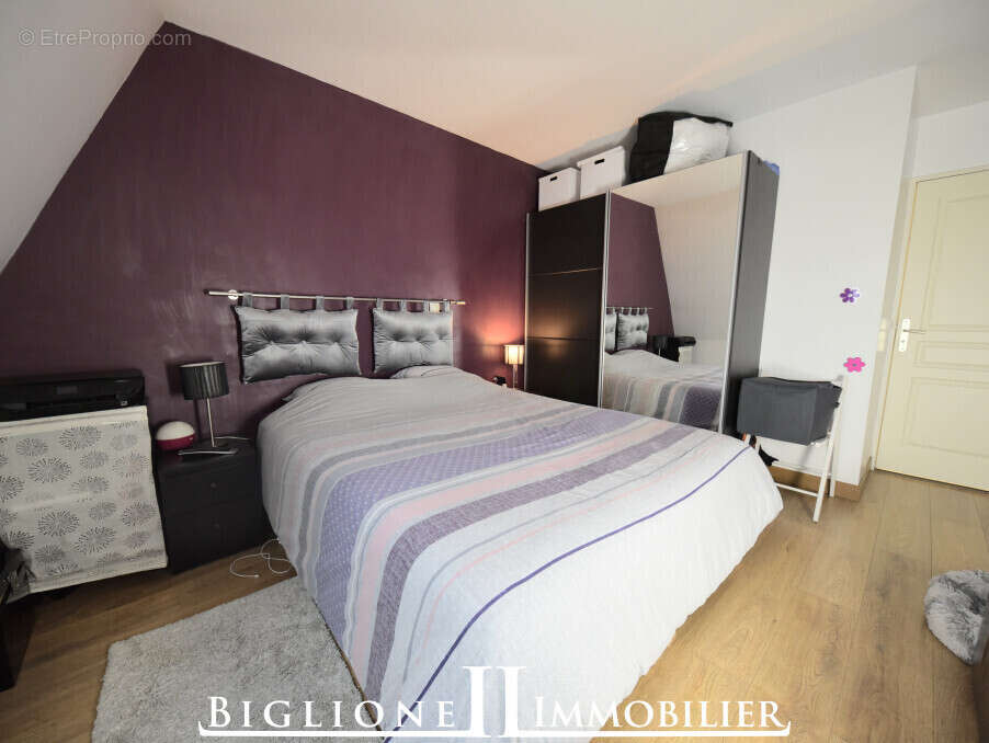 Appartement à VAUJOURS