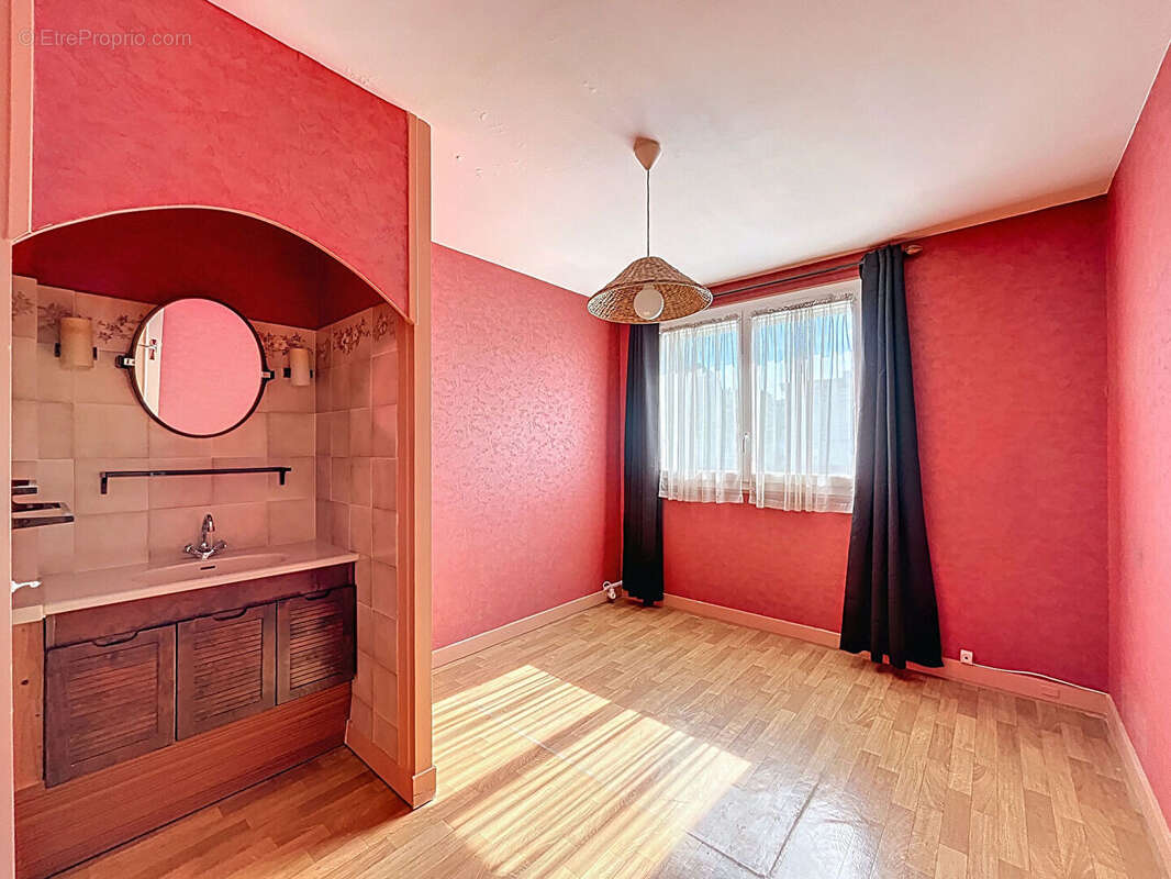 Appartement à SAINT-MICHEL-SUR-ORGE