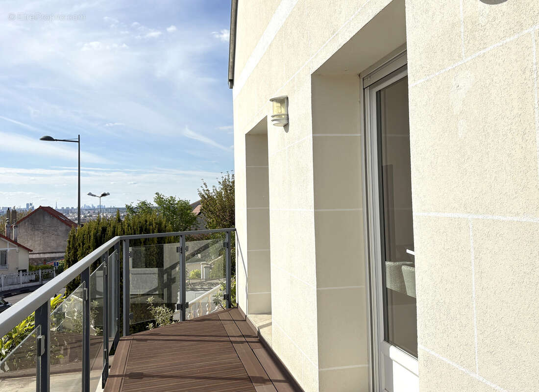 Maison à CHENNEVIERES-SUR-MARNE