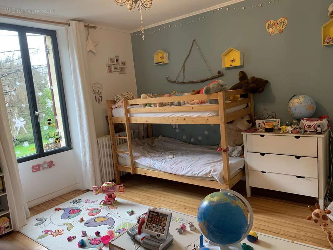 Maison à SAINT-SEURIN-DE-PRATS