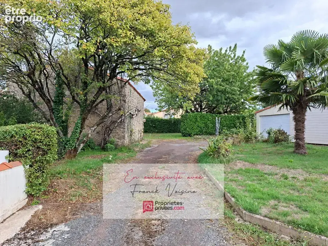 A VENDRE en Exclusivité aux Herbiers, maison plain-pied de 106 m2 avec 3 chambres et 1 dépendance sur une parcelle de 2200 m2 en - photo 5