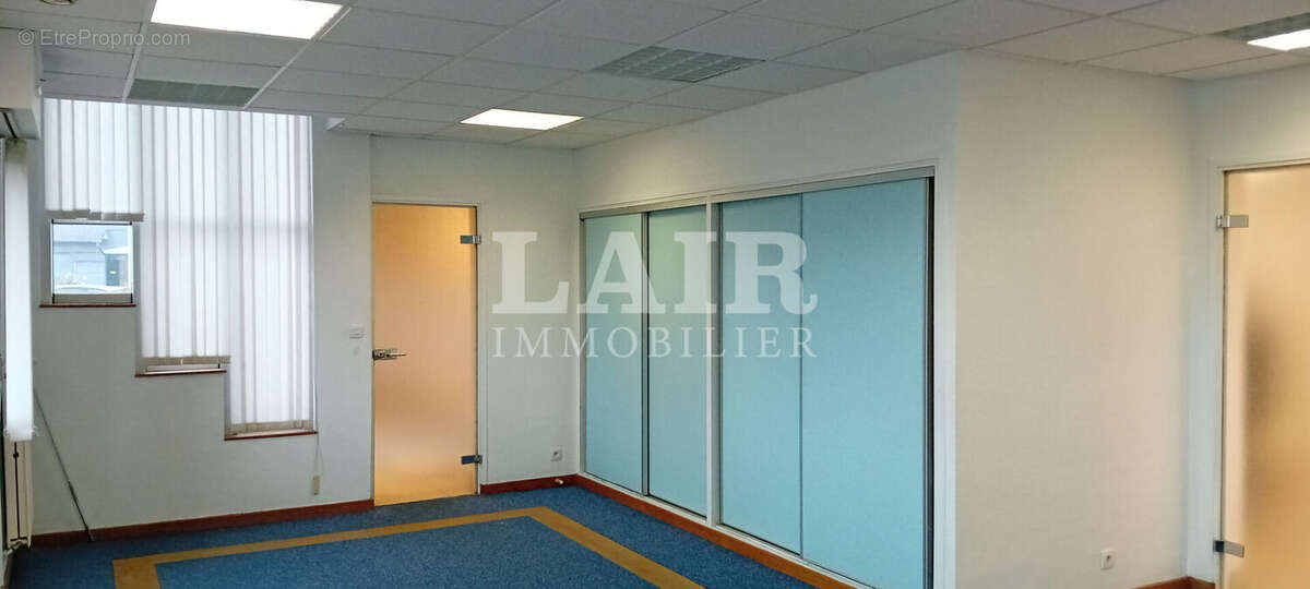 Commerce à CONDE-SUR-SARTHE