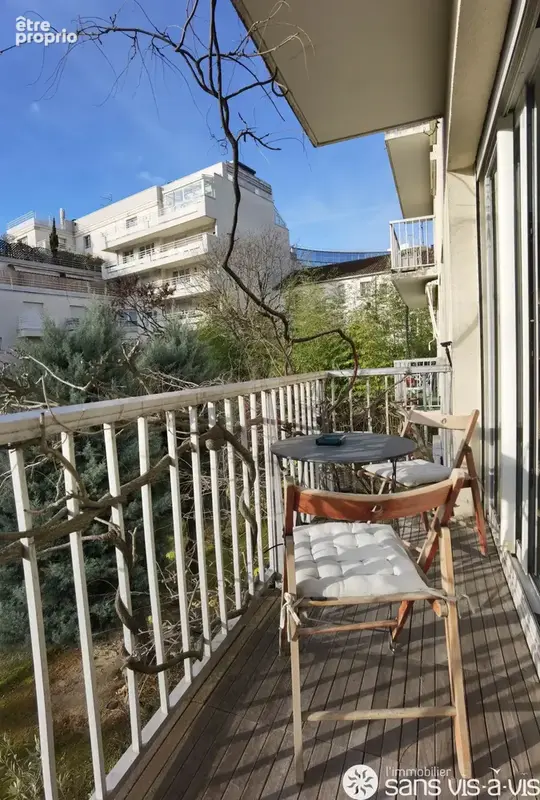 Suresnes, limite Puteaux - rue des bas Rogers - Duplex de 94.31m2 en RDJ (+1) avec balcon, cave et box - photo 2