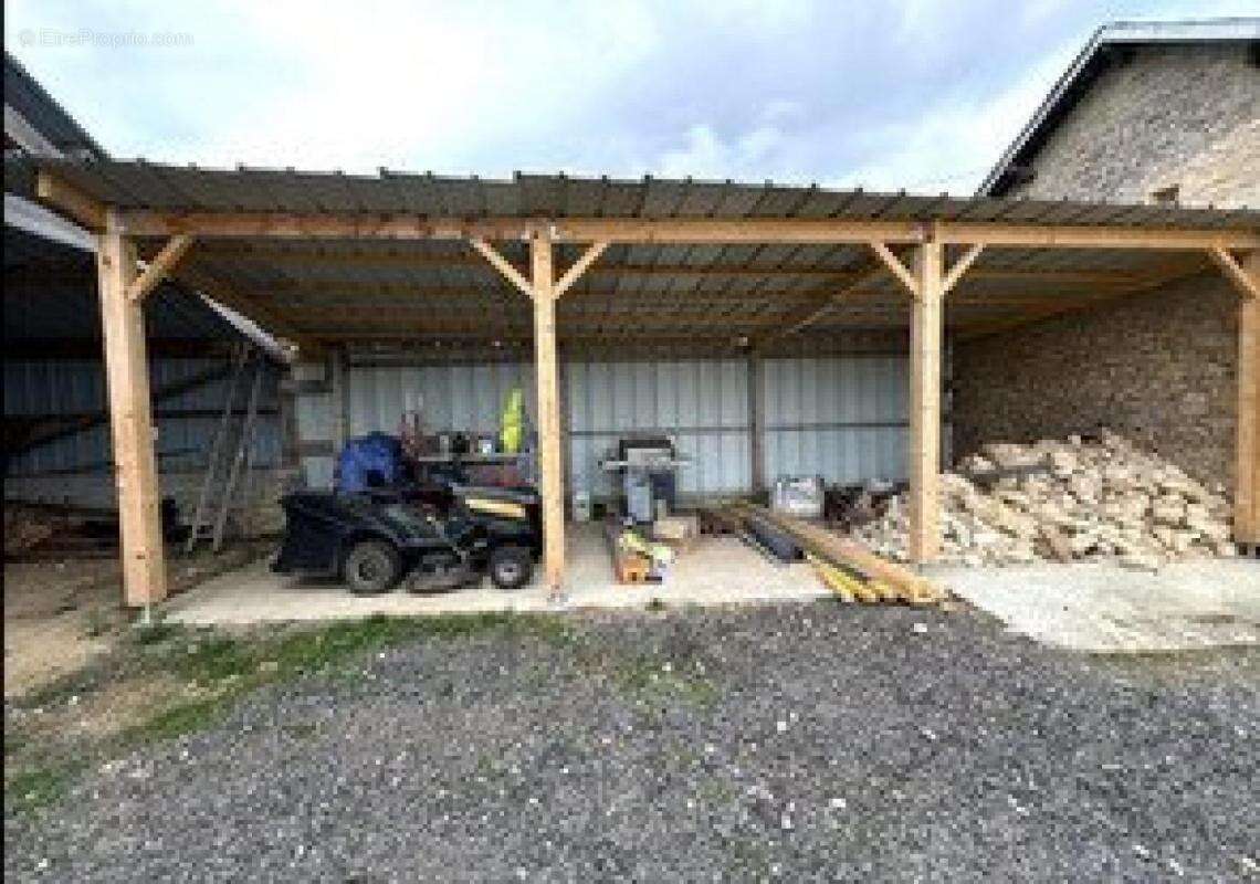 Maison à SAINT-GERMAIN-DE-CLAIREFEUILLE