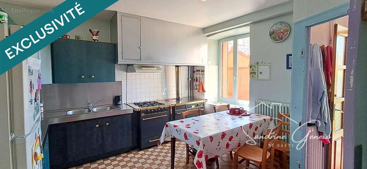 Maison 220 m² à Fournols  - photo 2