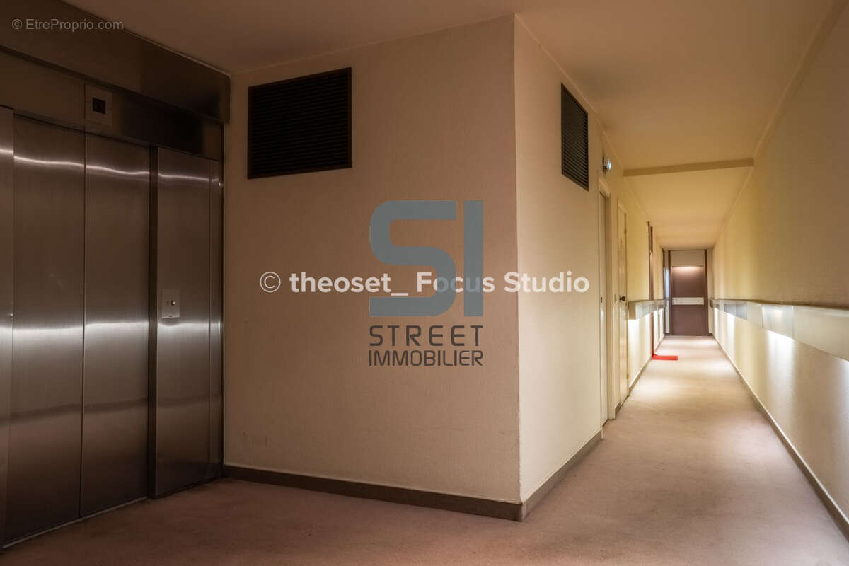 Appartement à PARIS-8E