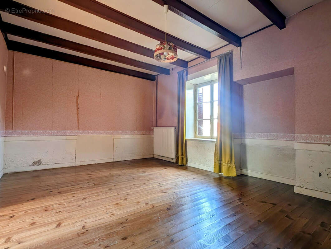 Maison de village à rénover avec grand terrain - photo 7