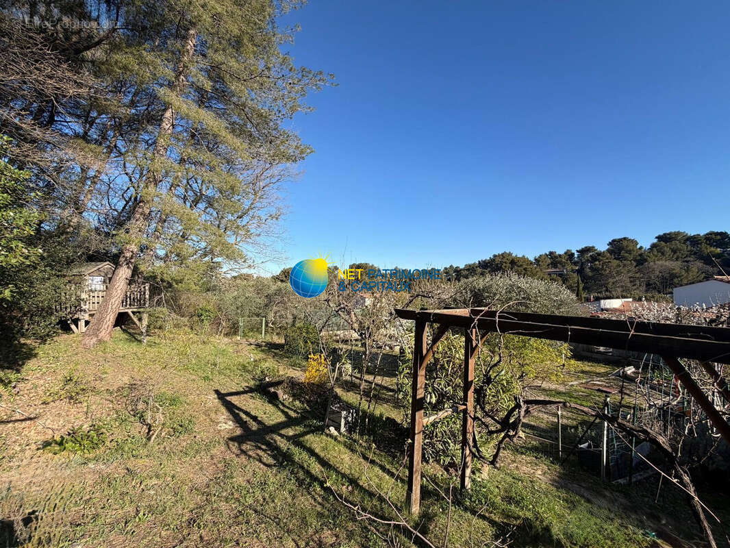 Maison à SIMIANE-COLLONGUE