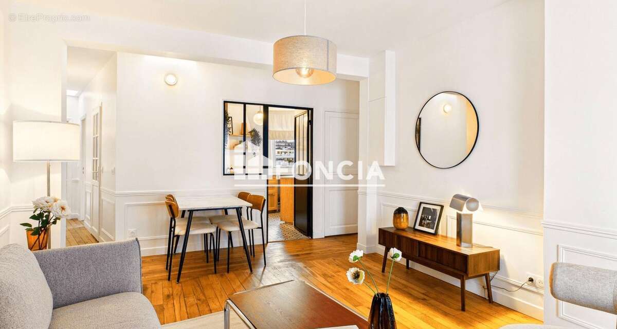Appartement à PARIS-15E