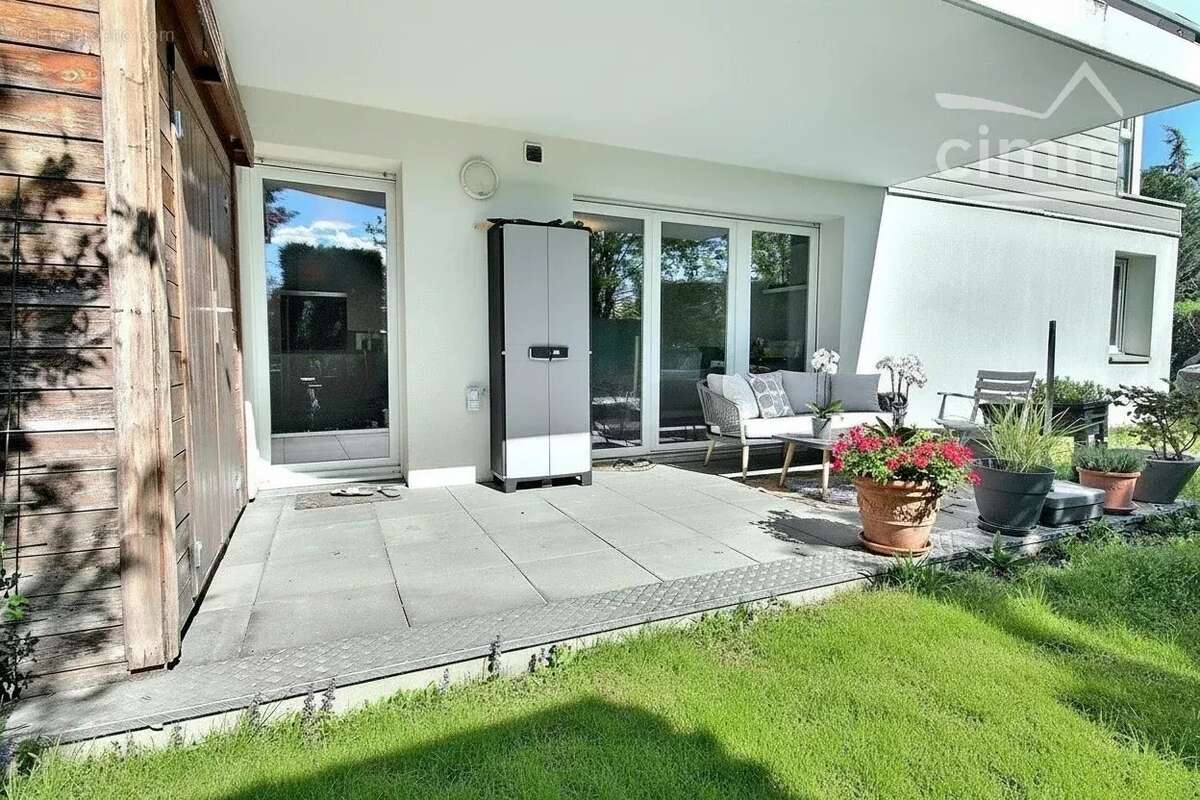 Appartement à MEYLAN