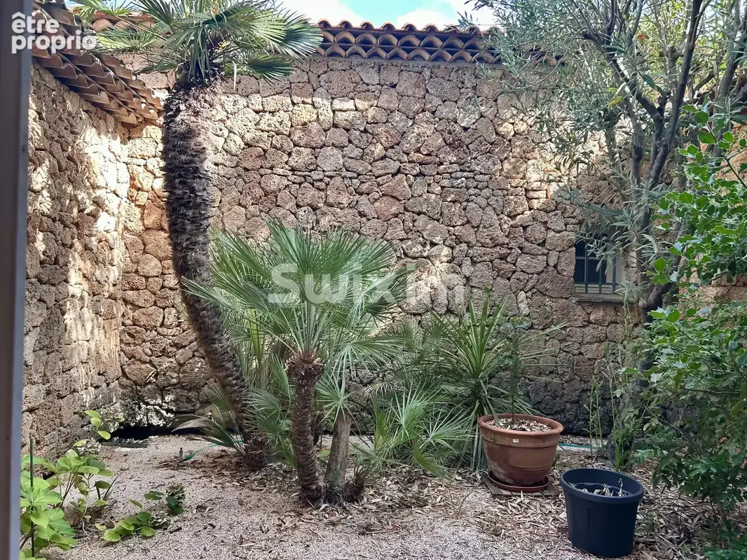 Superbe bastide en pierre de 500 m² à La Motte - photo 2