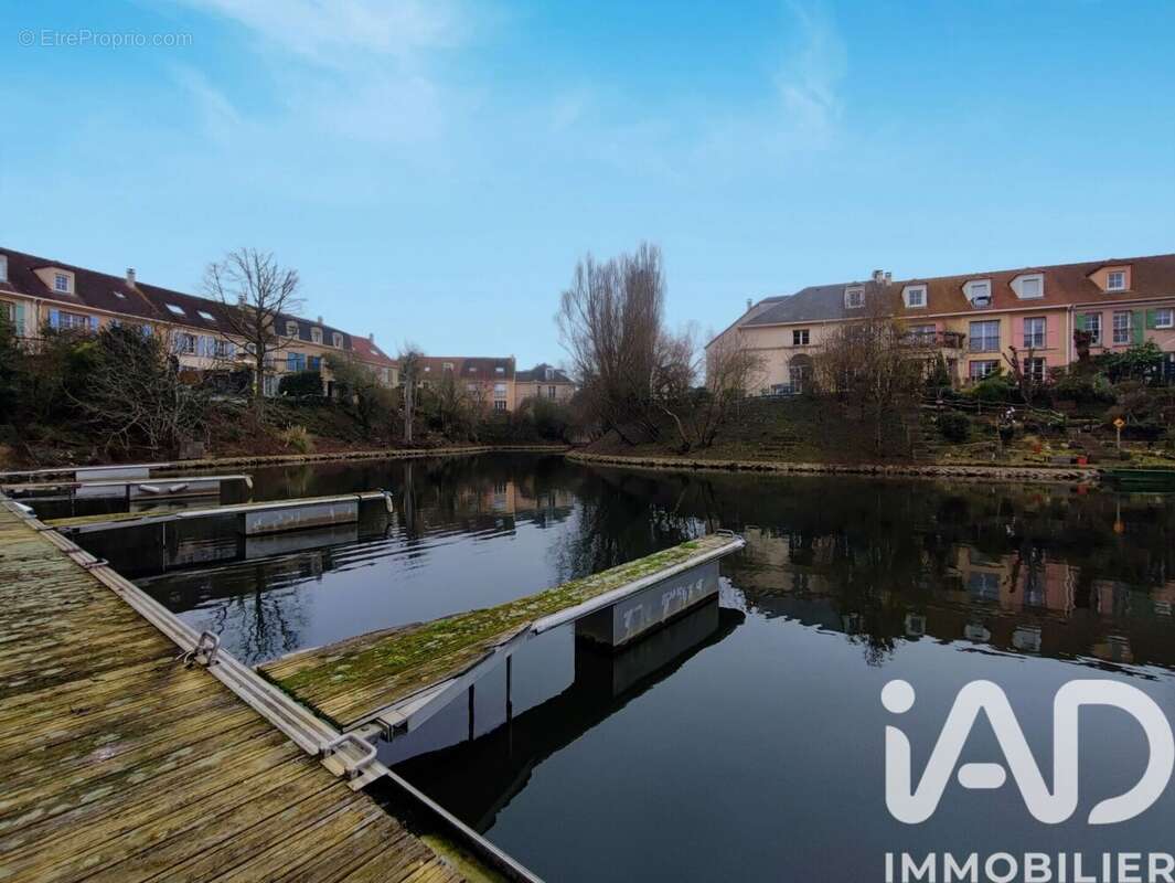 Photo 6 - Commerce à CERGY