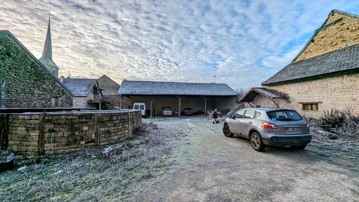 Maison à SENNEVOY-LE-BAS