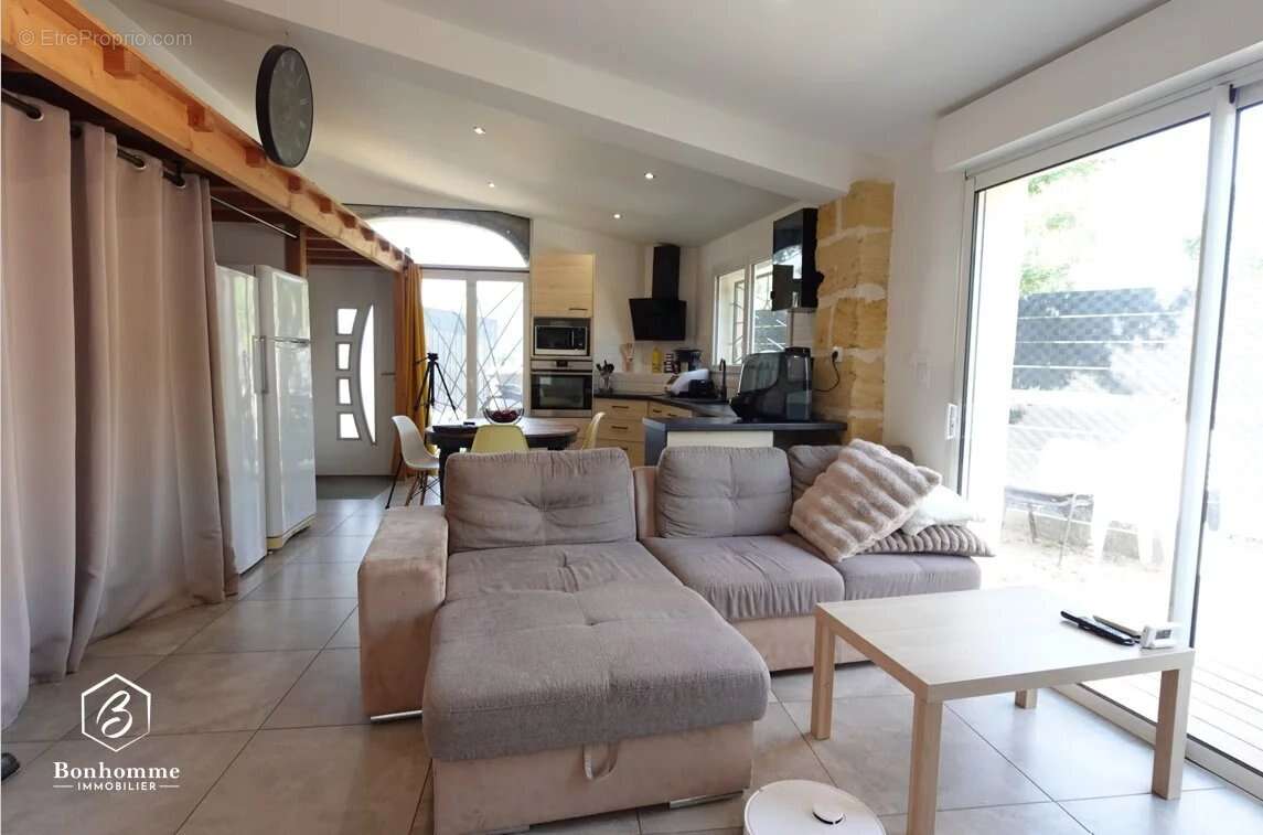 Maison à SAINT-CAPRAIS-DE-BORDEAUX