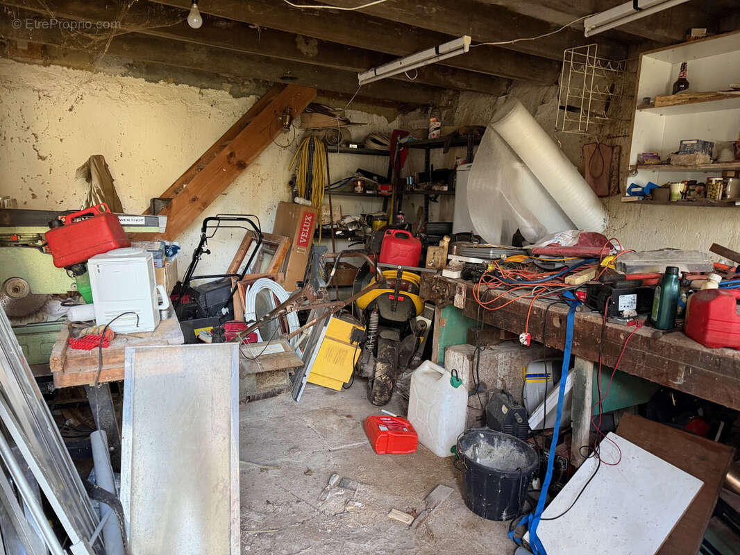 Maison à SAINT-JULIEN-LA-GENESTE