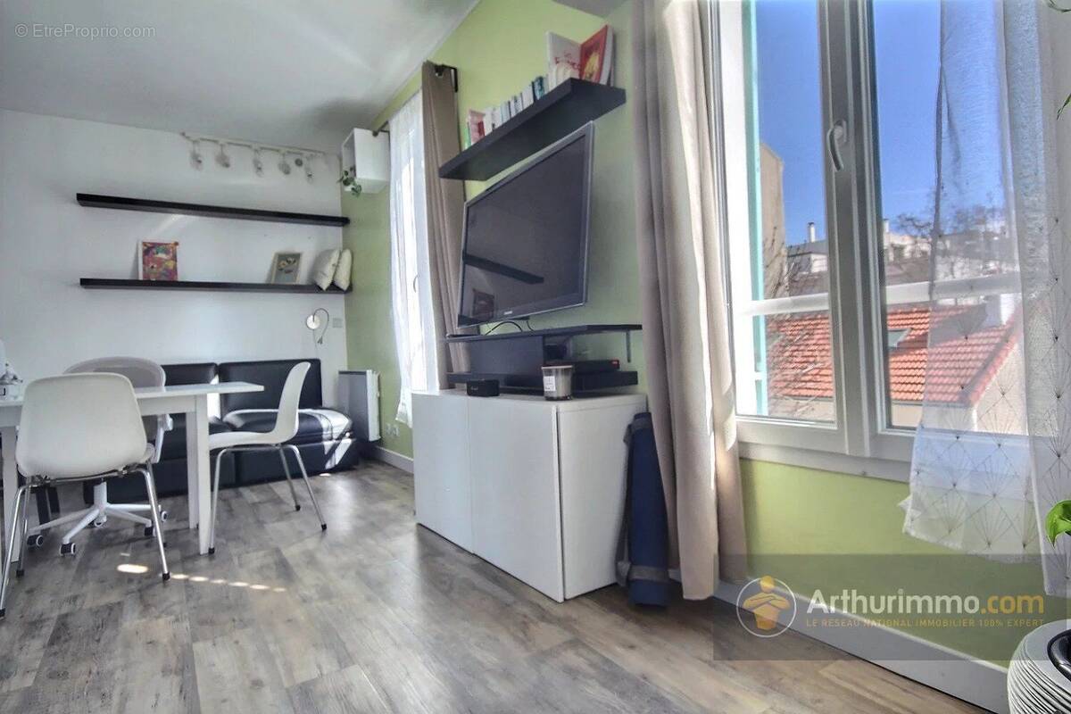 Appartement à CHARENTON-LE-PONT