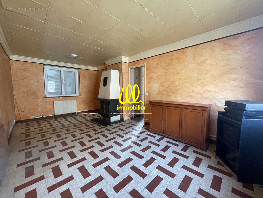 Maison 81 m² à Vireux-Molhain  - photo 3