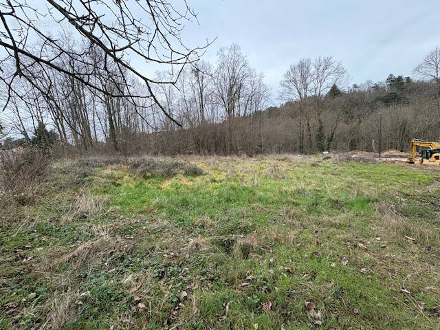 Terrain à CHARBONNIERES-LES-BAINS
