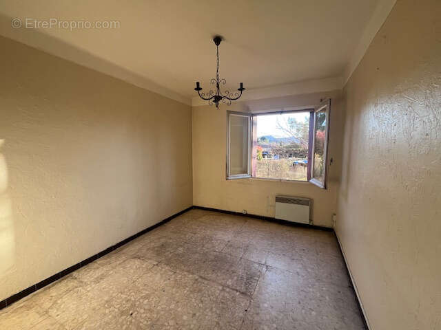 Appartement à PEYROLLES-EN-PROVENCE