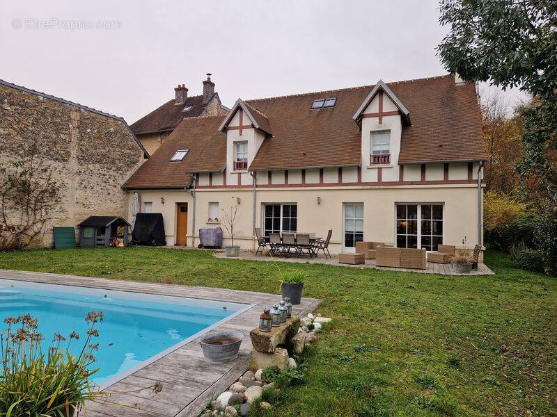 Maison à VIEUX-MOULIN