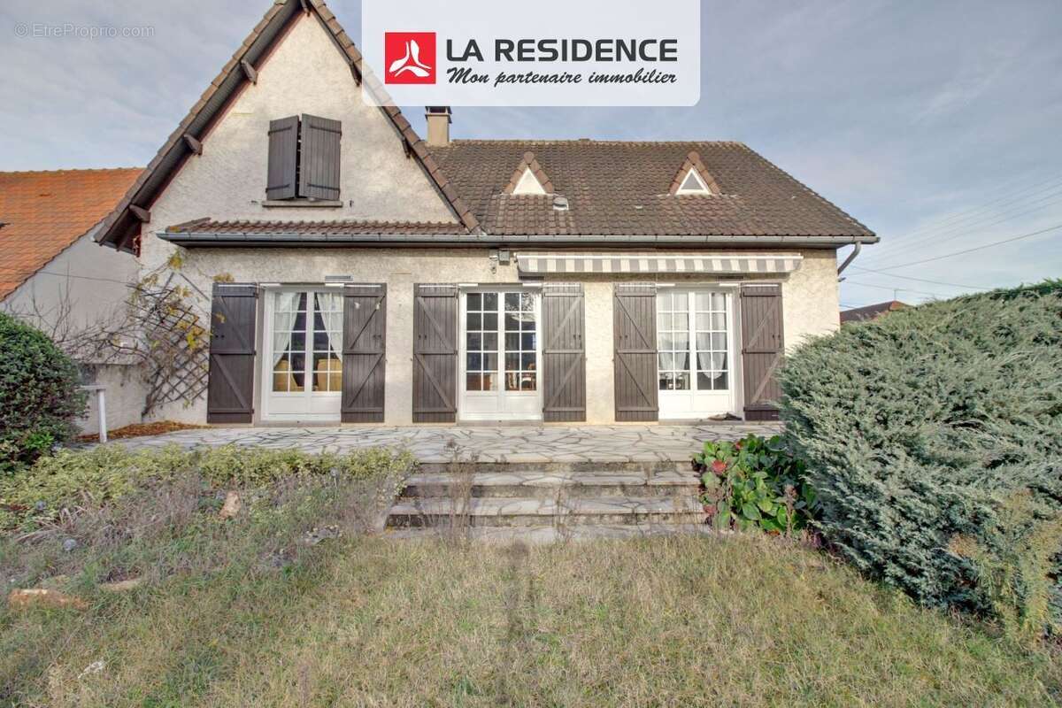 Maison à LES MUREAUX