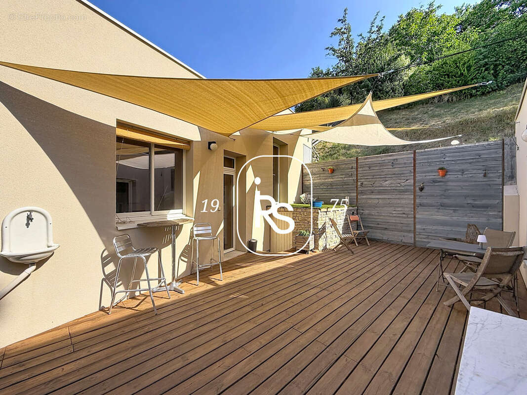 Maison contemporaine  de 112 m2 habitables avec dépendance 38 m2, vue panoramique et terrain de 4295 m2. - photo 5