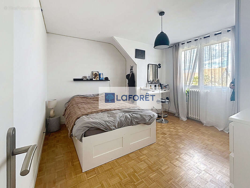 Maison à SARTROUVILLE