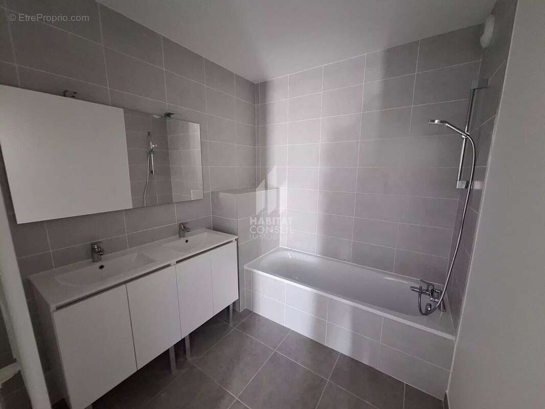 Appartement à MOIRANS