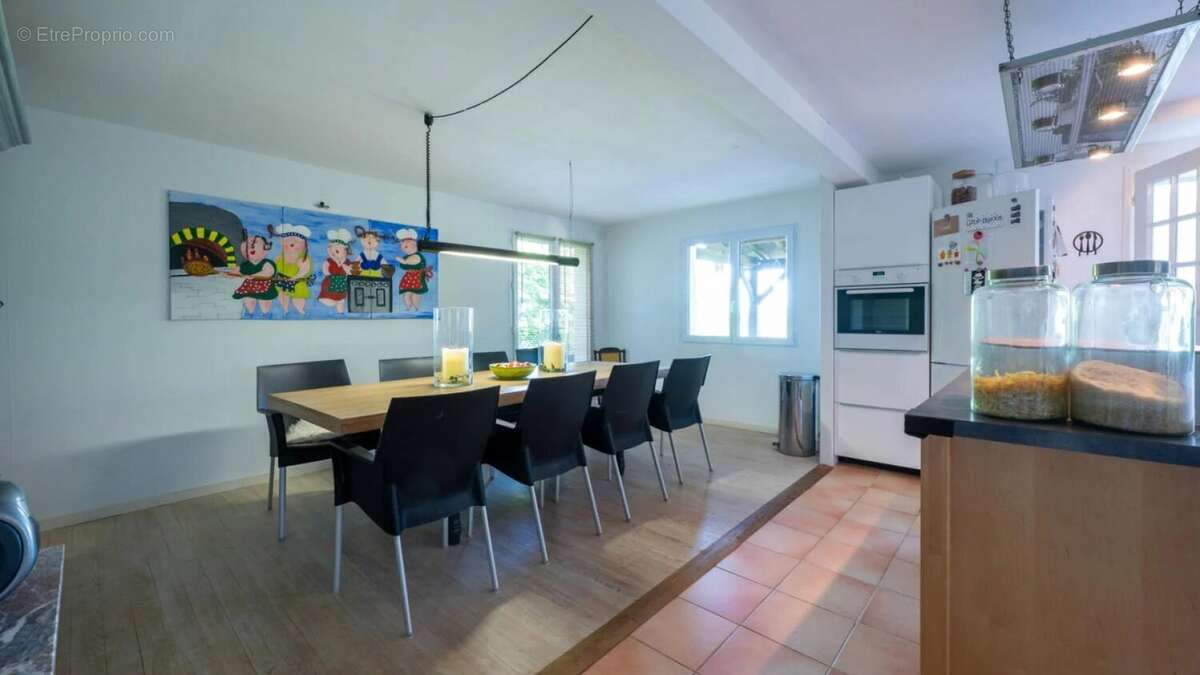 SECTEUR COEUR DE CAUSSE - Spacieuse Demeure, maison d'amis et gr - photo 10
