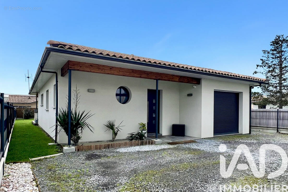 Photo 1 - Maison à SALLES