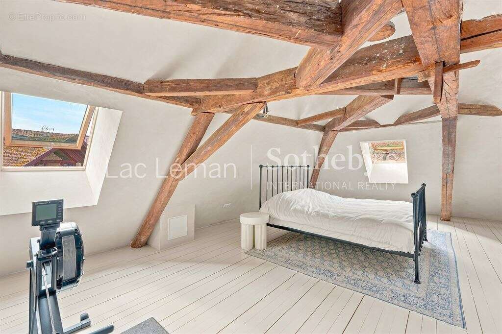 Maison de caractère historique entièrement rénovée au cœur du village - photo 3