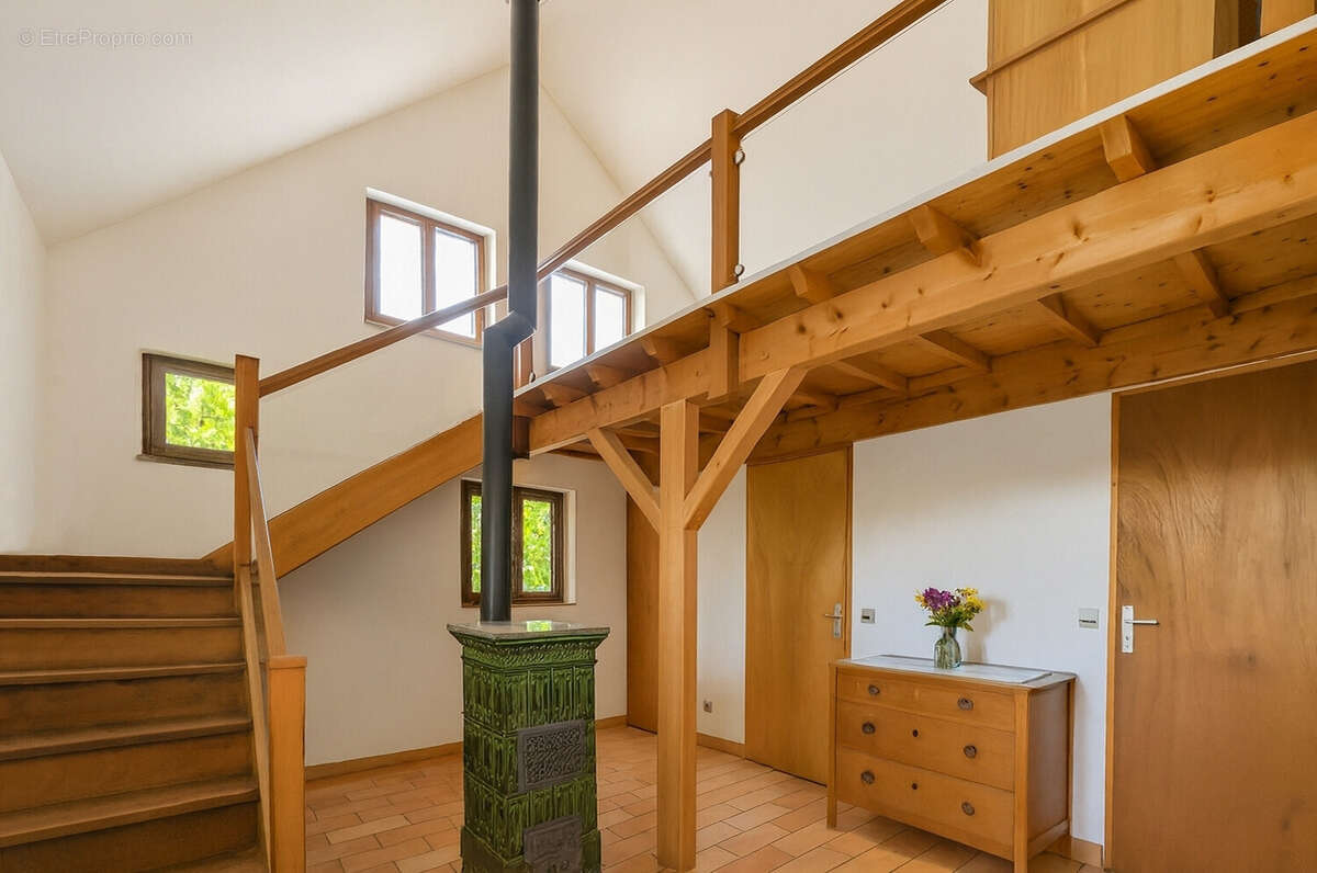 Maison à CHARETTE-VARENNES