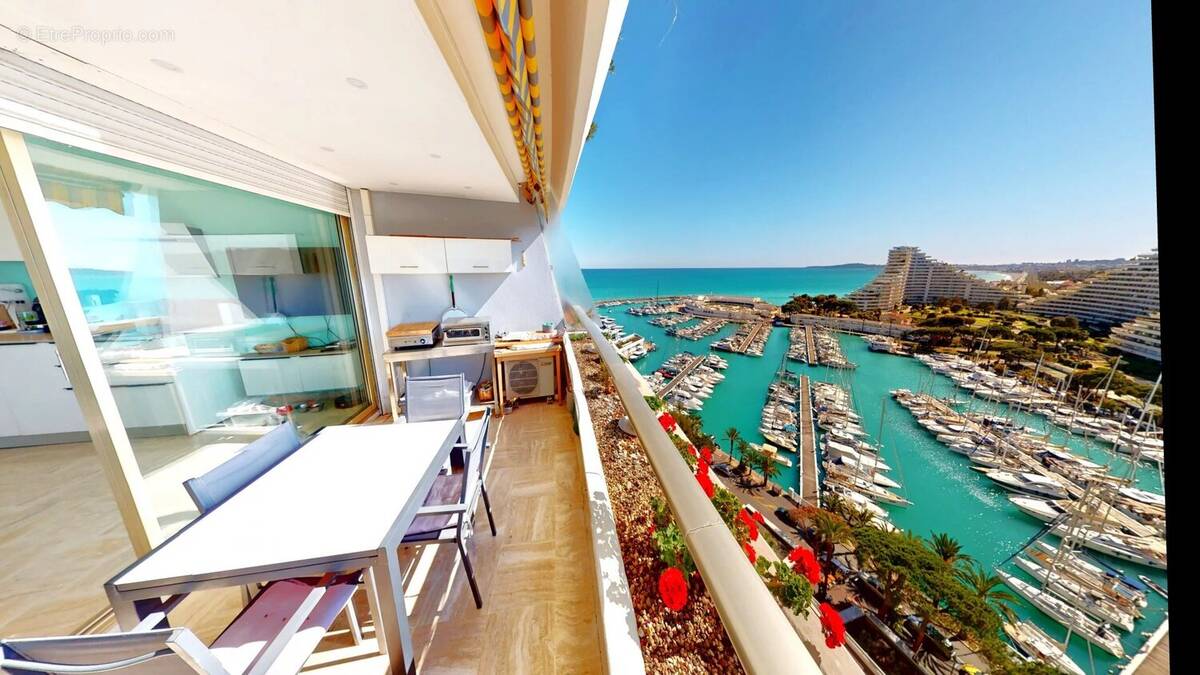 Appartement à VILLENEUVE-LOUBET