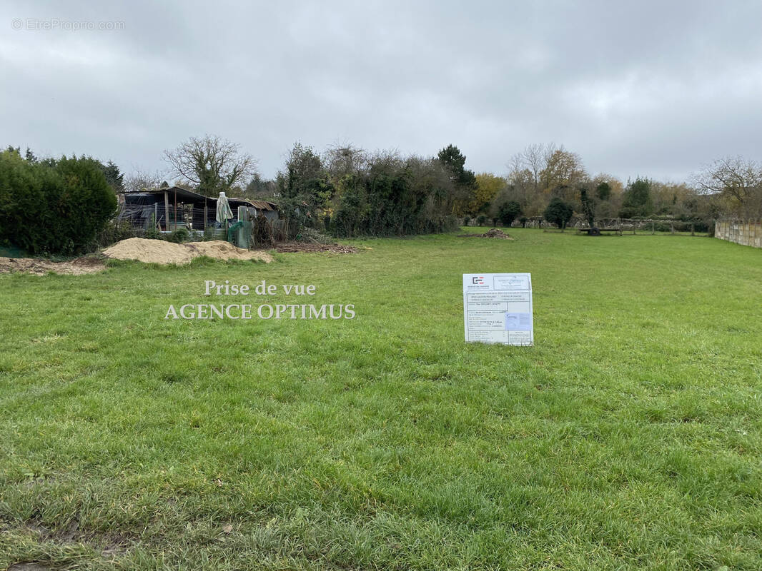 Terrain à VILLEBLEVIN