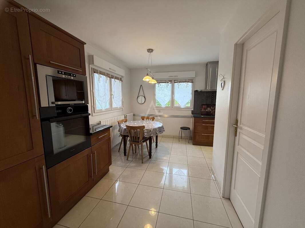 Exclusivité // moulins- les- metz // appartement // 110 m2 // 2 chambres // jardin // garage - photo 5
