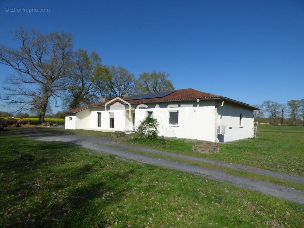Photo 1 - Maison à SAINT-AUNIX-LENGROS