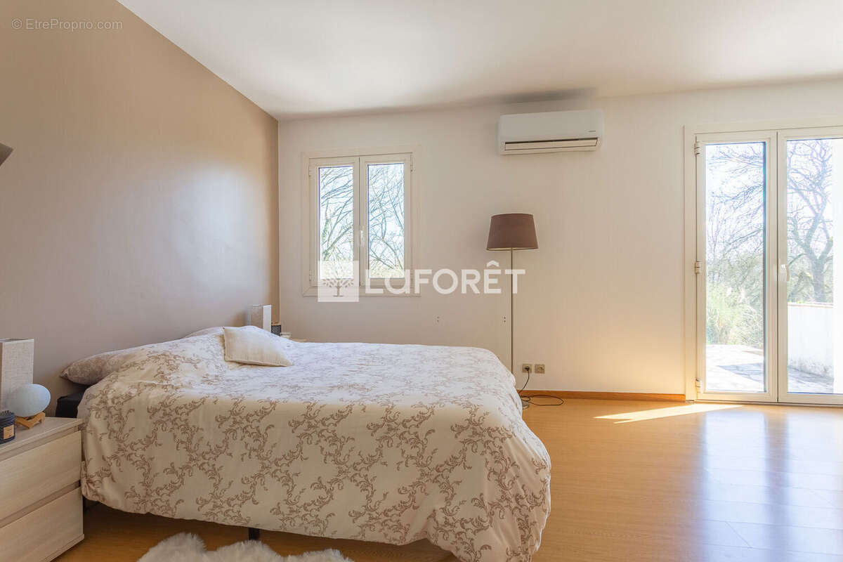 Maison à VARENNES-JARCY