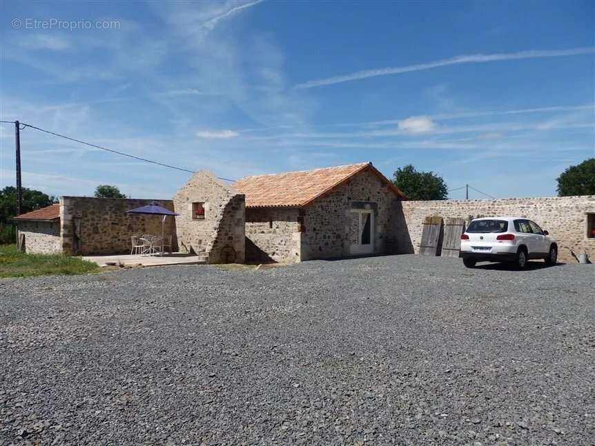 Maison à MONTMORILLON