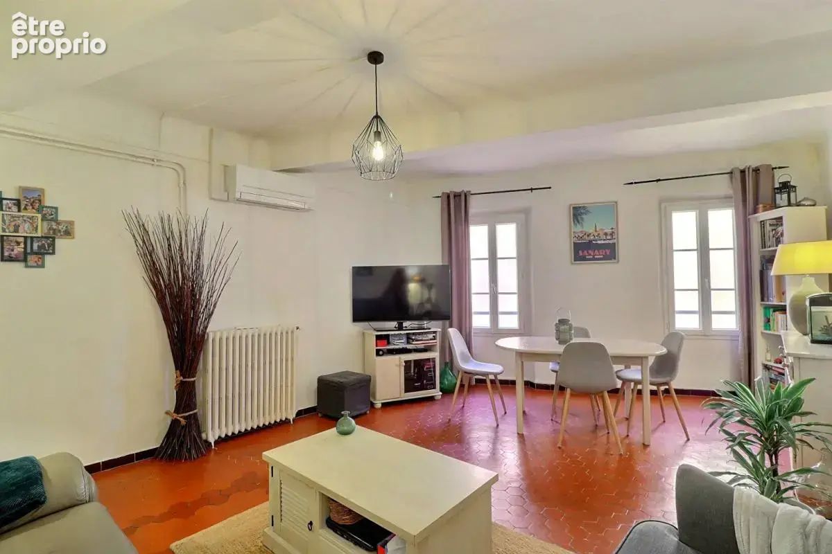 Centre ville sanary sur mer - appartement de type 3 - - photo 4