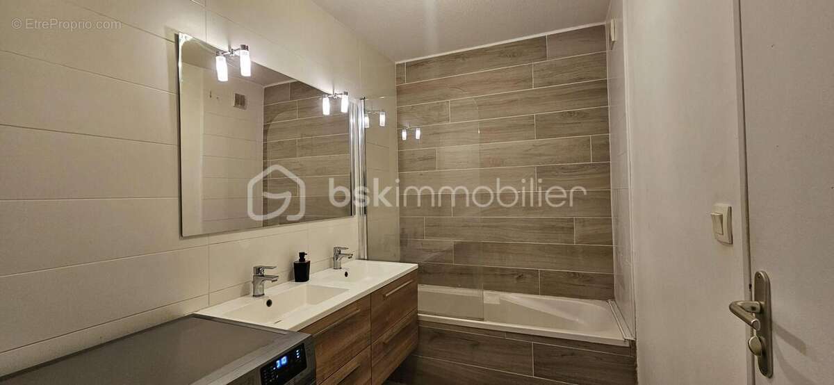 Appartement à FONTAINE