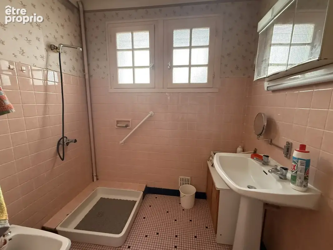 VILLENEUVE-SUR-LOT, maison des années 70 avec 5 chambres et jardin - photo 12