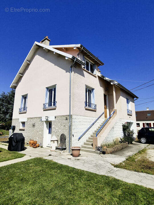 Maison à CHOISY-EN-BRIE