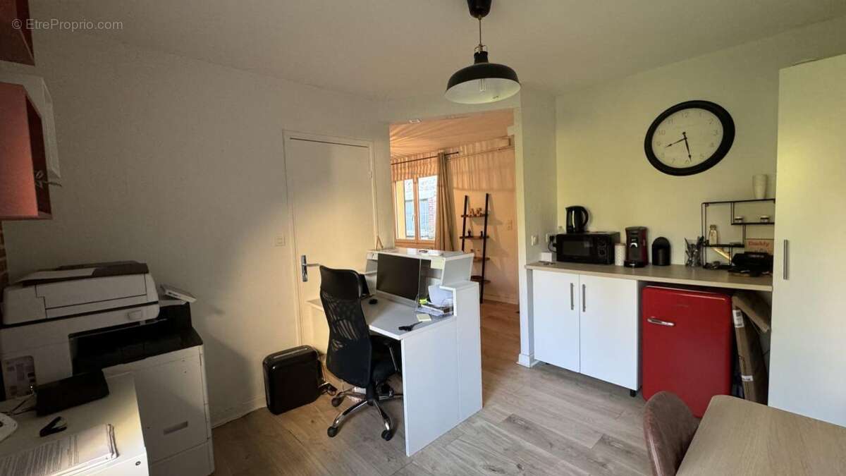 Maison 219 m² à Thiers  - photo 4