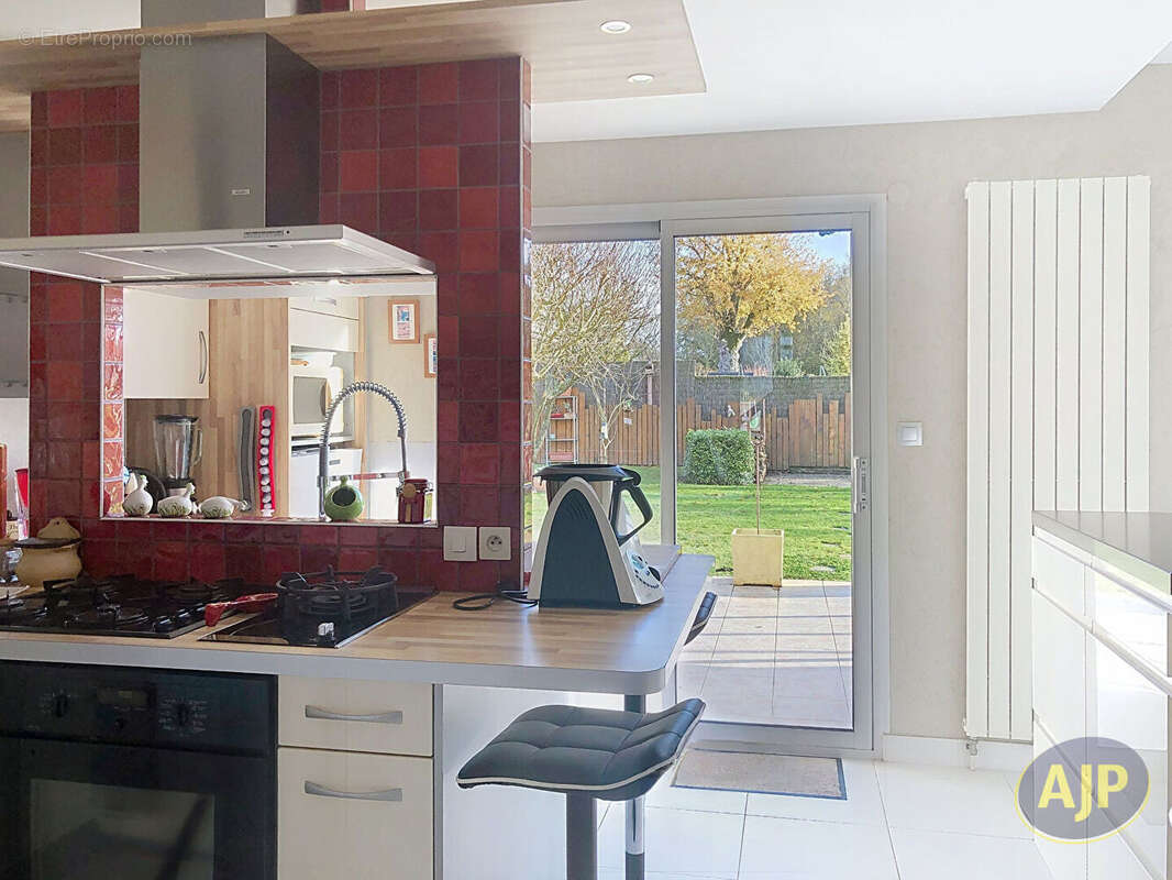 Maison à LA TESSOUALLE