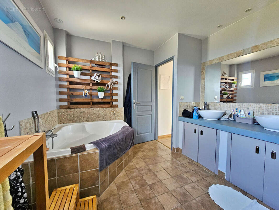 Maison à MONTFAUCON