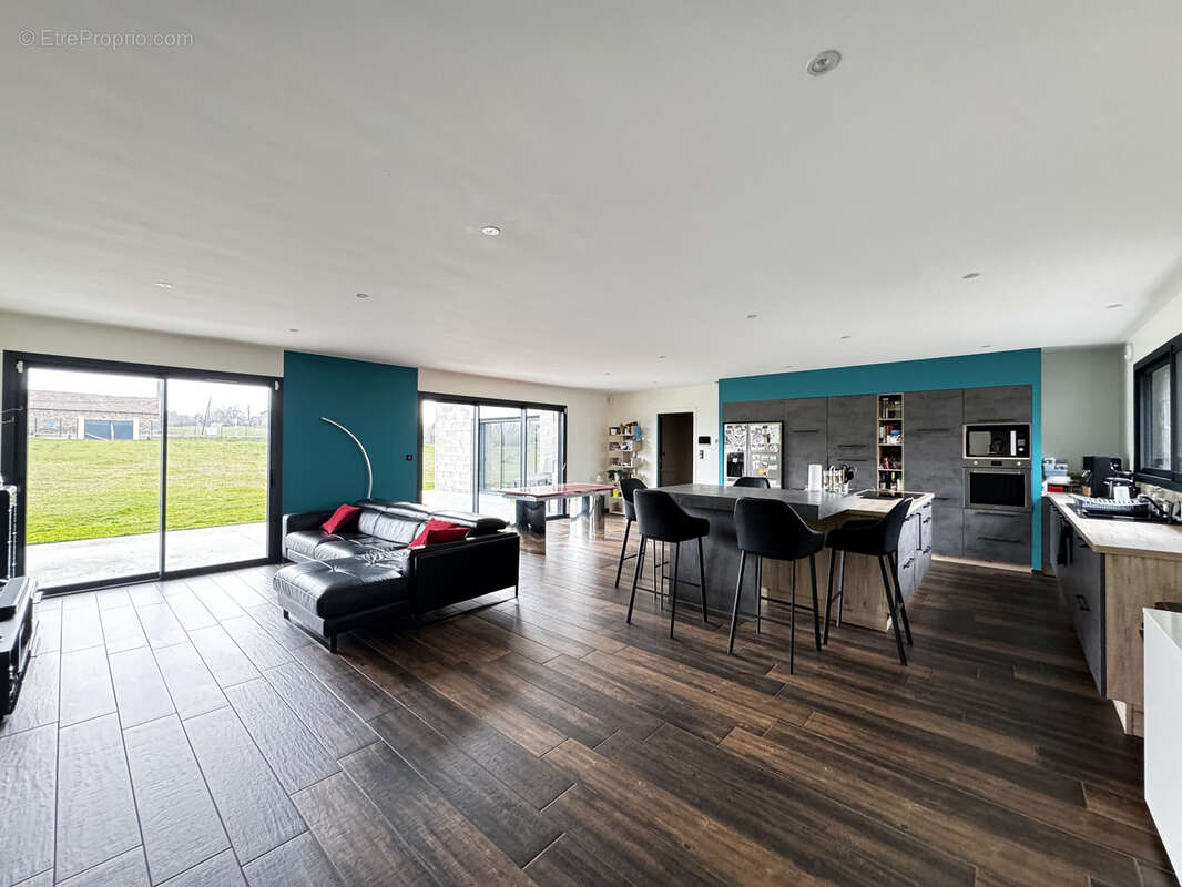 Maison à BELLEVUE-LA-MONTAGNE