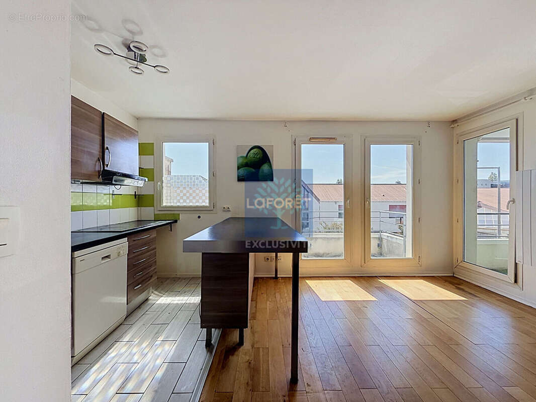 Cergy (95) - appartement 3 pieces  avec balcon et terrasse - photo 2