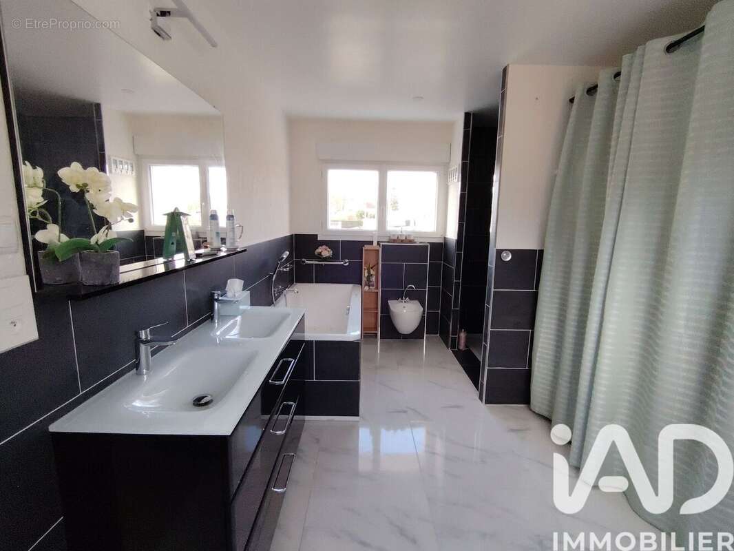 Photo 3 - Maison à MOREUIL